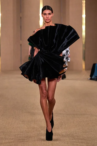 Look 48